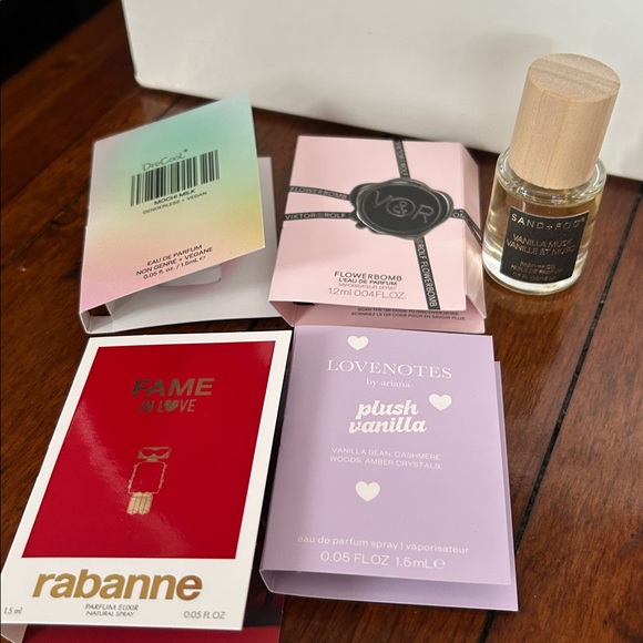 Tory Burch Assorted Sample Pack — Orange, Pink, Purple & Gold Accents - Picture 3 of 6